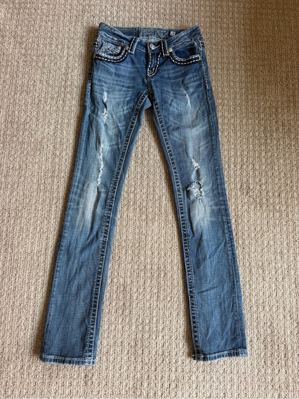 Miss Me Women's Distressed Straight Leg Jean in Faded Blue